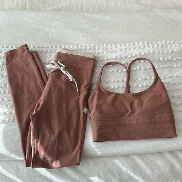 Vuori Set - Picture 1 of 4